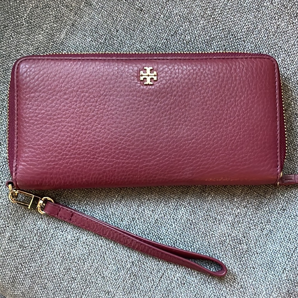 Tory Burch Zip Around Wallet (Berry)